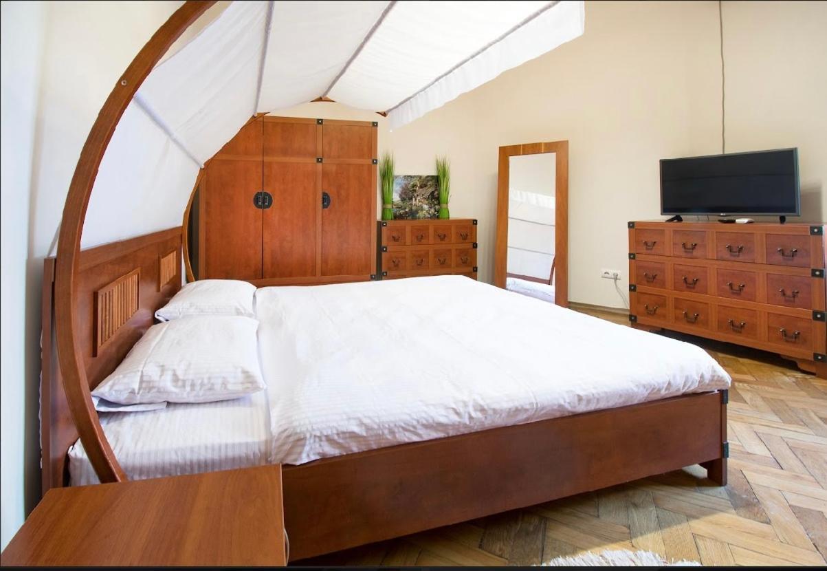 Vidfort Вороного Lviv Ngoại thất bức ảnh